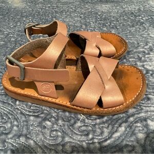 Freshly picked sandals size 9